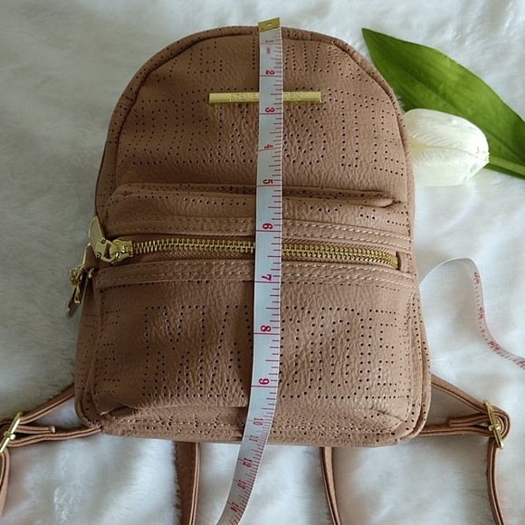 ❌🌺 BEAUTIFUL STEVE MADDEN  BACKPACK.nwt - Picture 5 of 8